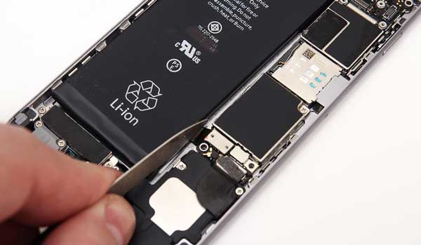 iPhoneのバッテリーコネクタを確認してください
