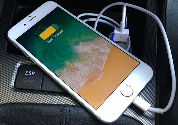 更新後に開いていないiPhoneを修正するためのデバイスを充電します