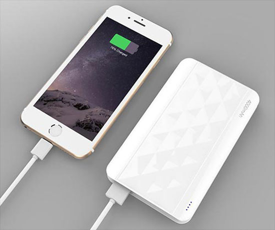 iPhoneを充電して、SOSモードでiPhoneスタックを修正します